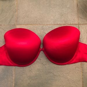 Victoria’s Secret ❤️ Red strapless bra